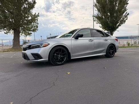 Used 2023 Honda Civic Sport image 10