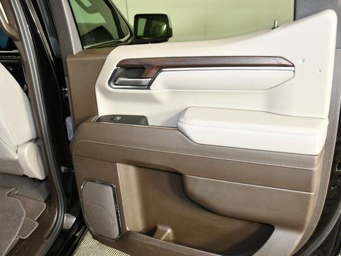 Used 2024 GMC Sierra 1500 SLT image 45