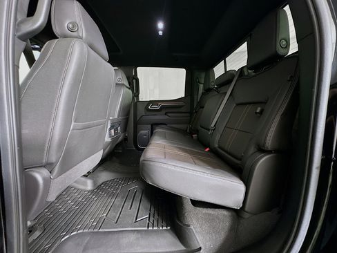 Used 2022 Chevrolet Silverado 1500 High Country w/ Technology Package RWD image 27