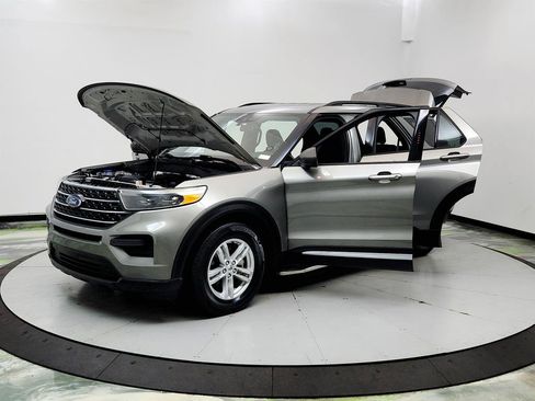 Used 2020 Ford Explorer XLT RWD image 9