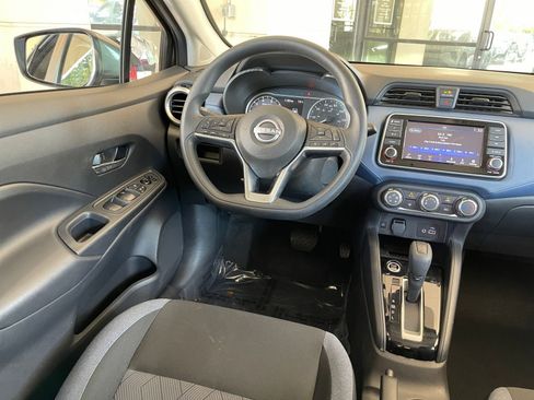 Used 2025 Nissan Versa SV image 32