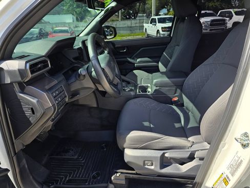Used 2024 Toyota Tacoma SR5 AWD/4WD image 18