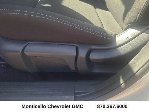 Used 2025 Nissan Rogue S FWD image 14