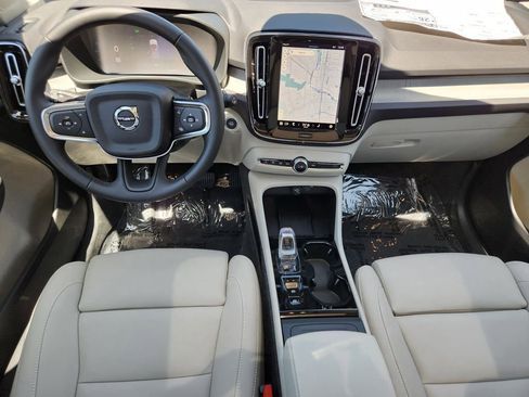 New 2025 Volvo XC40 B5 Ultra w/ Climate Package image 2