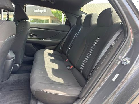 Used 2025 Hyundai Elantra Sport image 15