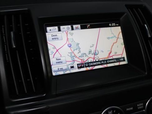 Used 2014 Land Rover LR2 HSE image 17