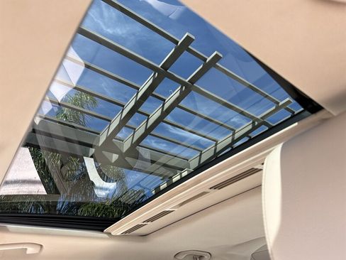 Used 2014 Mercedes-Benz E 250 BlueTEC Sedan image 22