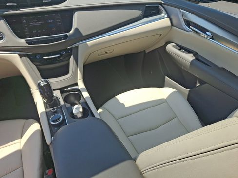 Certified 2023 Cadillac XT5 Premium Luxury AWD/4WD image 21