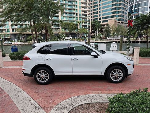 Used 2016 Porsche Cayenne image 23