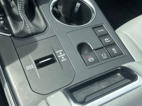 Used 2026 Toyota Highlander XLE AWD/4WD image 28