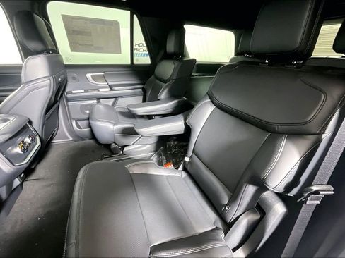 New 2025 Ford Expedition Platinum w/ Stealth Performance Package image 10