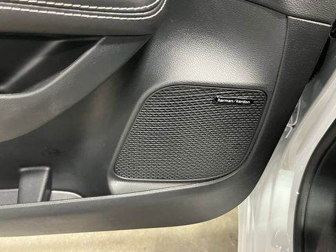 New 2026 Chrysler Pacifica Limited w/ Uconnect Theater Family Group AWD/4WD image 22