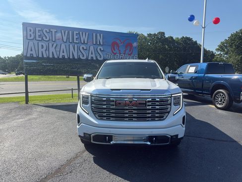 Used 2023 GMC Sierra 1500 Denali w/ Denali Reserve Package AWD/4WD image 2