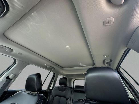 Certified 2023 Jeep Grand Cherokee Limited AWD/4WD image 28