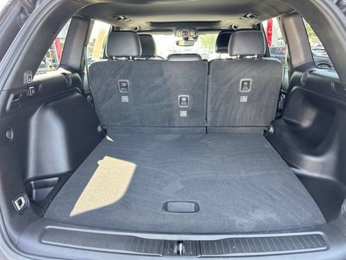 Used 2022 Jeep Grand Cherokee Altitude AWD/4WD image 10