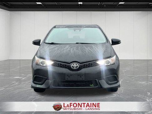 Used 2018 Toyota Corolla iM image 8