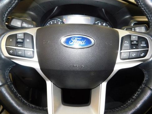 Used 2022 Ford Explorer XLT w/ Equipment Group 202A image 29