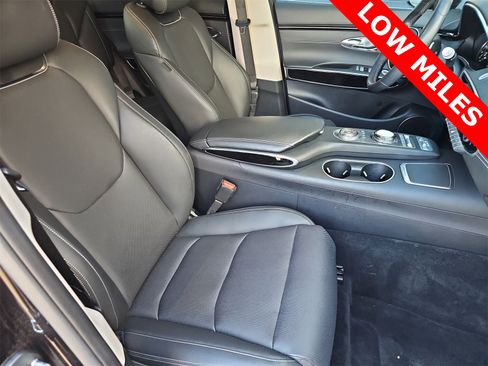 Certified 2024 Genesis GV70 2.5T image 18