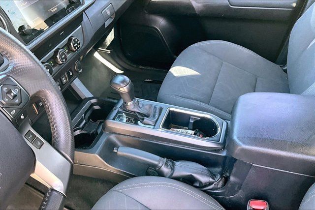 Used 2019 Toyota Tacoma TRD Off-Road AWD/4WD image 17