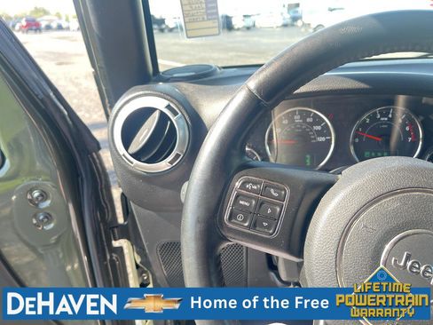 Used 2015 Jeep Wrangler Unlimited Sahara w/ Dual Top Group AWD/4WD image 18