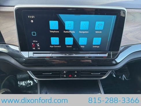 Used 2025 Volkswagen Atlas SE AWD/4WD image 12