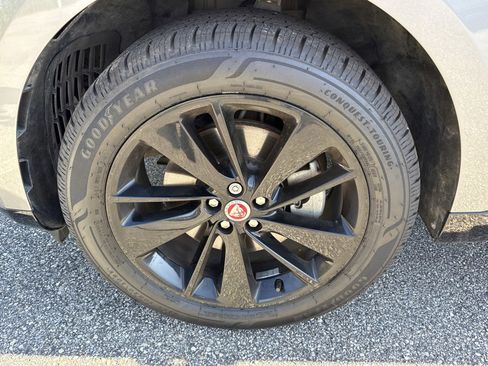 Used 2022 Jaguar F-PACE S image 10