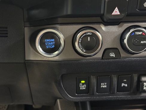 Used 2021 Toyota Tacoma TRD Off-Road w/ TRD Premium Off Road Package image 34