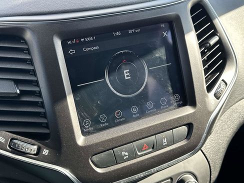 Used 2021 Jeep Cherokee Trailhawk w/ Trailer Tow Group image 25