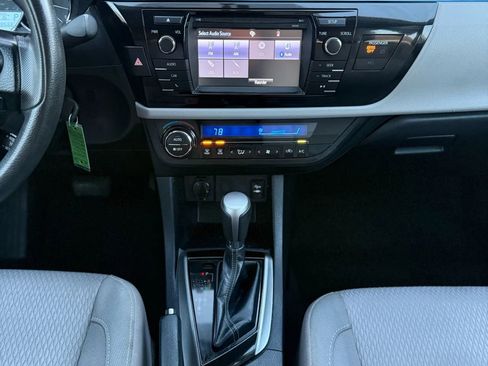 Used 2014 Toyota Corolla LE image 15