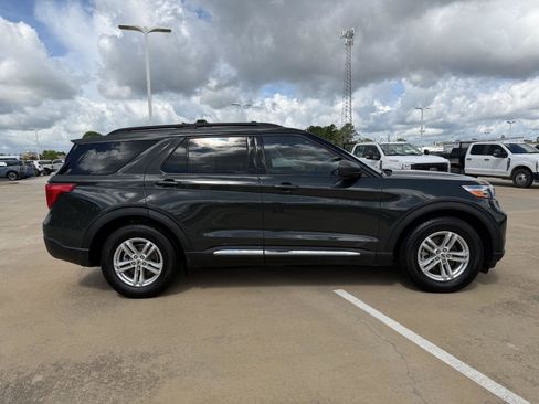 Used 2022 Ford Explorer XLT w/ Equipment Group 202A RWD image 3