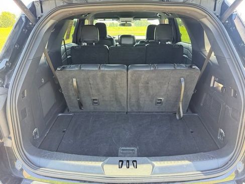 Used 2025 Ford Explorer ST-Line w/ ST-Line Street Pack AWD/4WD image 7