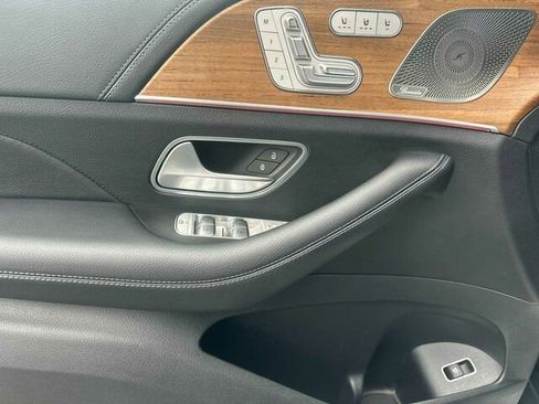 Used 2023 Mercedes-Benz GLS 450 4MATIC image 13