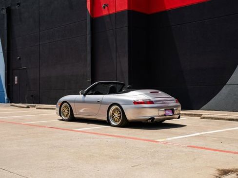 Used 2002 Porsche 911 Carrera 4 image 21