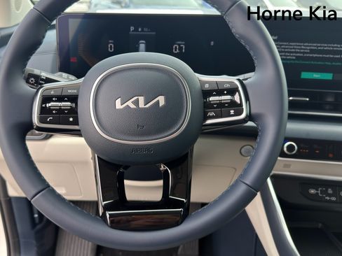 New 2026 Kia Carnival EX FWD image 12