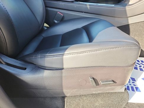 Used 2022 Tesla Model Y Long Range image 31