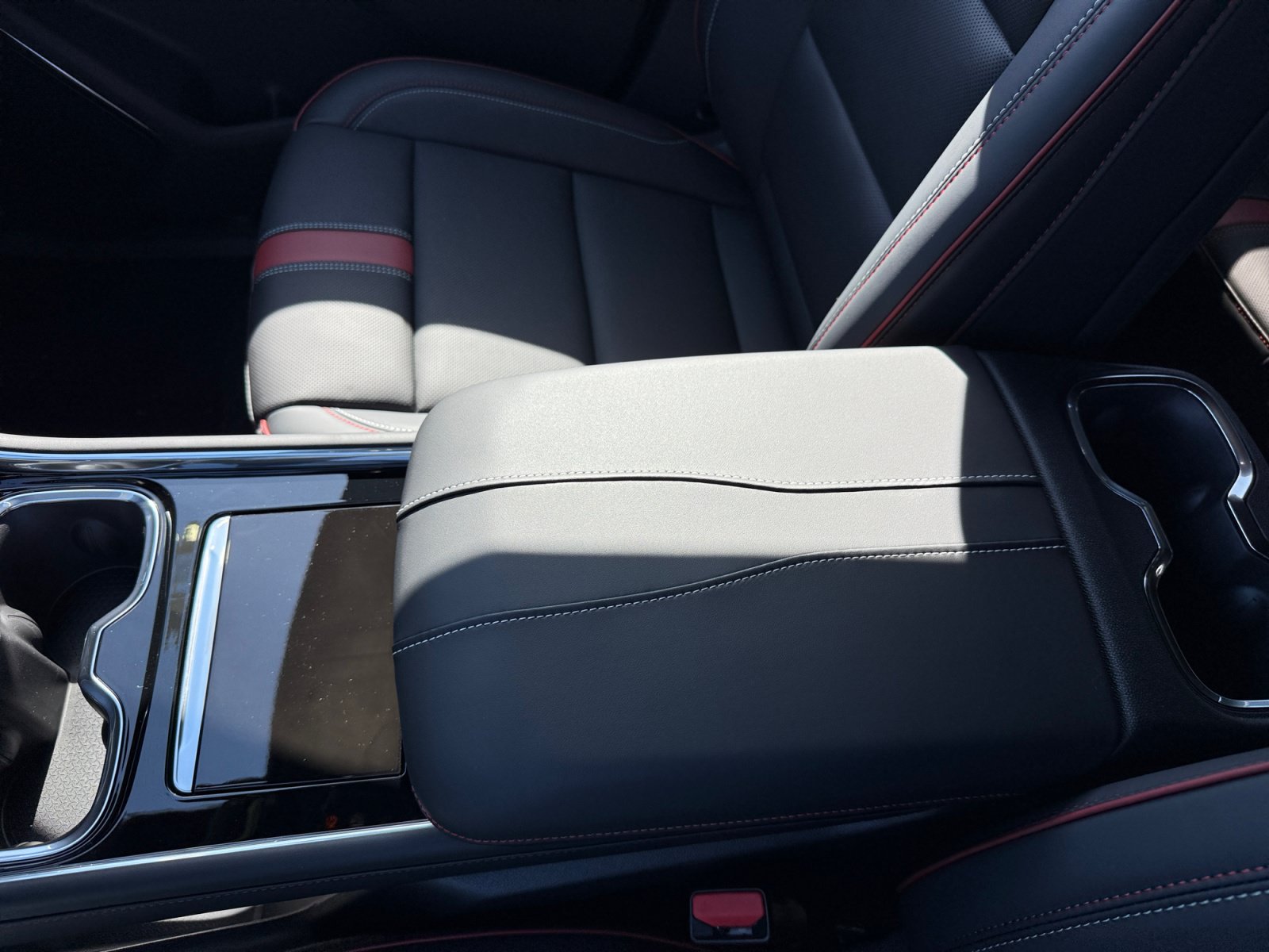 New 2027 Chevrolet Traverse RS AWD/4WD image 14
