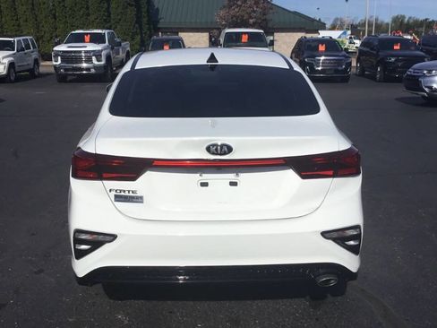 Used 2019 Kia Forte LXS FWD image 4