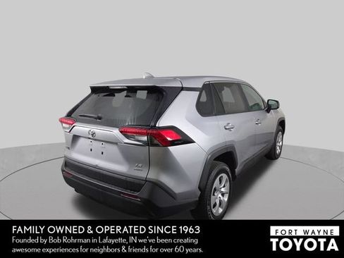 Used 2024 Toyota RAV4 LE AWD/4WD image 7