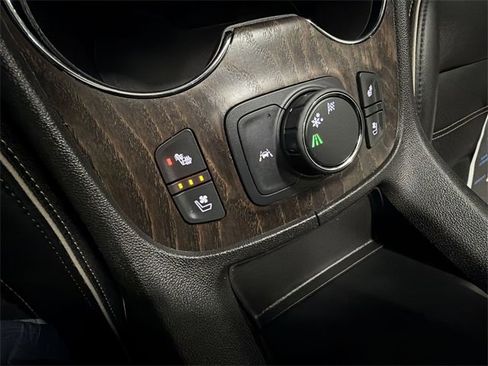 Used 2021 GMC Acadia Denali w/ Denali Technology Package image 34