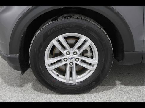 Certified 2022 Ford Explorer XLT w/ Equipment Group 202A AWD/4WD image 24