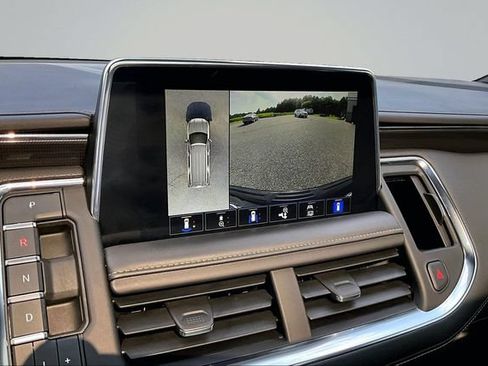 Used 2023 GMC Yukon AT4 w/ AT4 Premium Plus Package AWD/4WD image 14