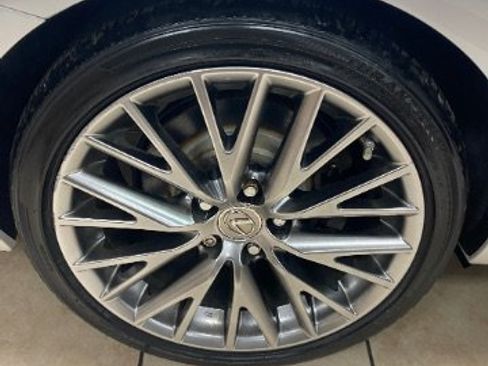 Used 2018 Lexus IS 300 AWD image 23