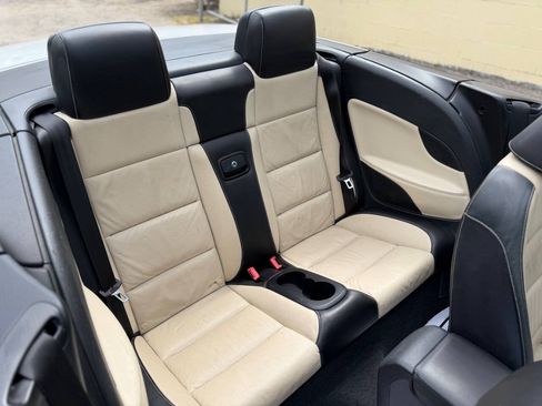 Used 2015 Volkswagen Eos Final Edition FWD image 11