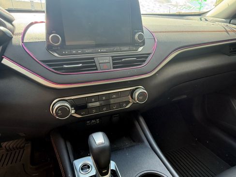 Used 2022 Nissan Altima 2.5 SR image 8