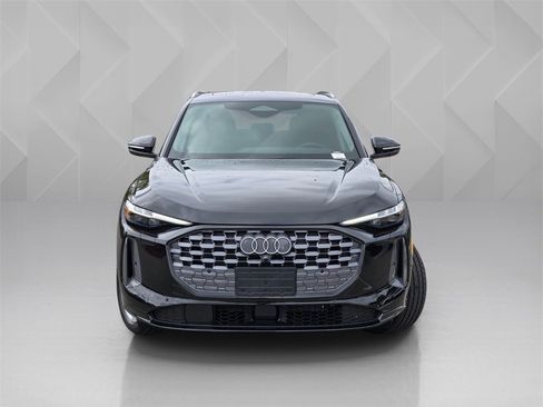 Used 2025 Audi Q5 2.0T Premium Plus image 3