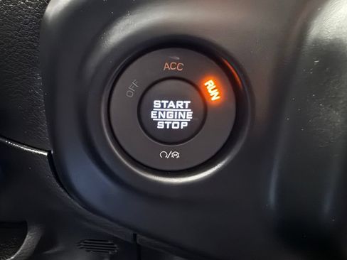 Used 2023 Jeep Gladiator Overland AWD/4WD image 43