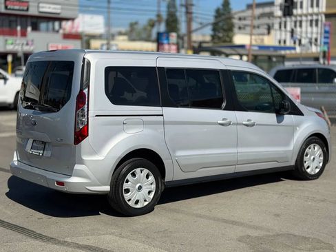 Used 2019 Ford Transit Connect XLT image 18