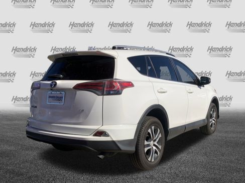 Used 2016 Toyota RAV4 LE image 10
