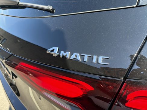 Certified 2025 Mercedes-Benz GLC 300 4MATIC image 8