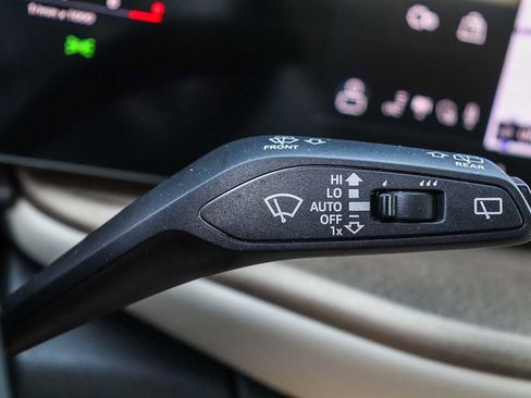 Used 2025 Audi Q5 Premium w/ Convenience Package image 31